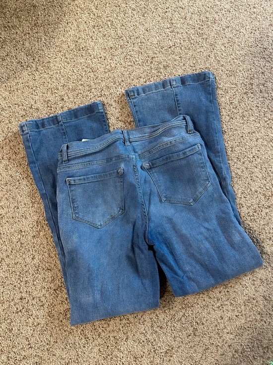 Kensie Denim - Kensie Jeans Classic Blue Denim Jeans - Back Pocket Detail